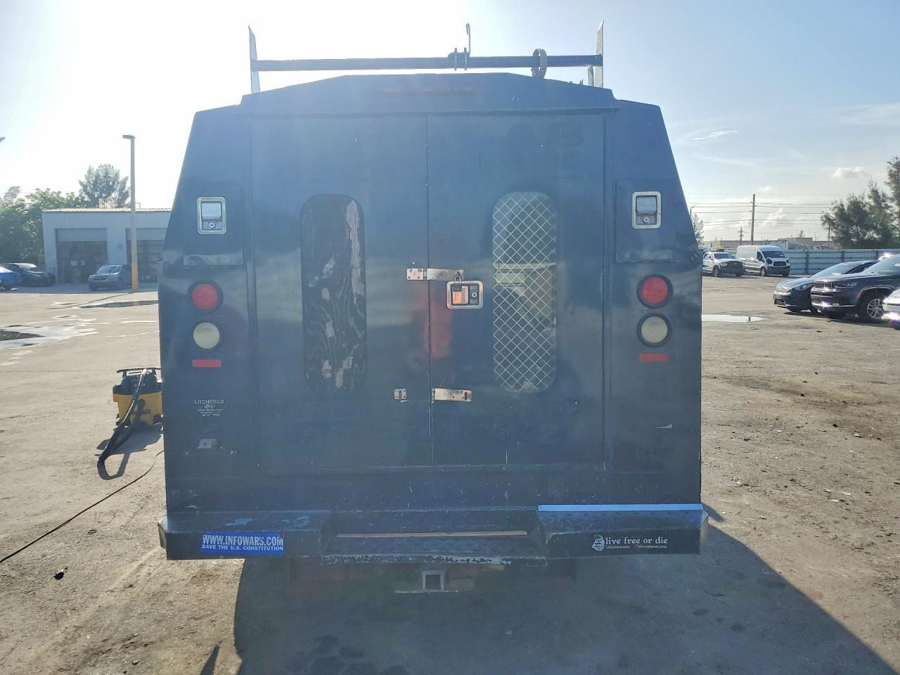 2013 Ford Econoline E350 Super Duty Cutaway Van - Фото 6