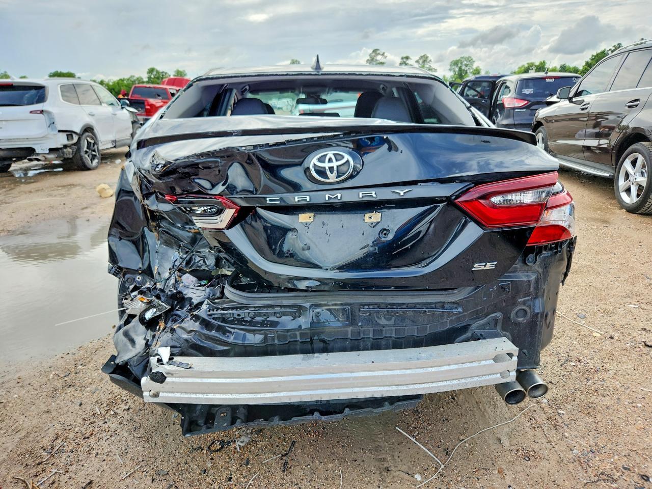 2021 Toyota Camry Se - Фото 6