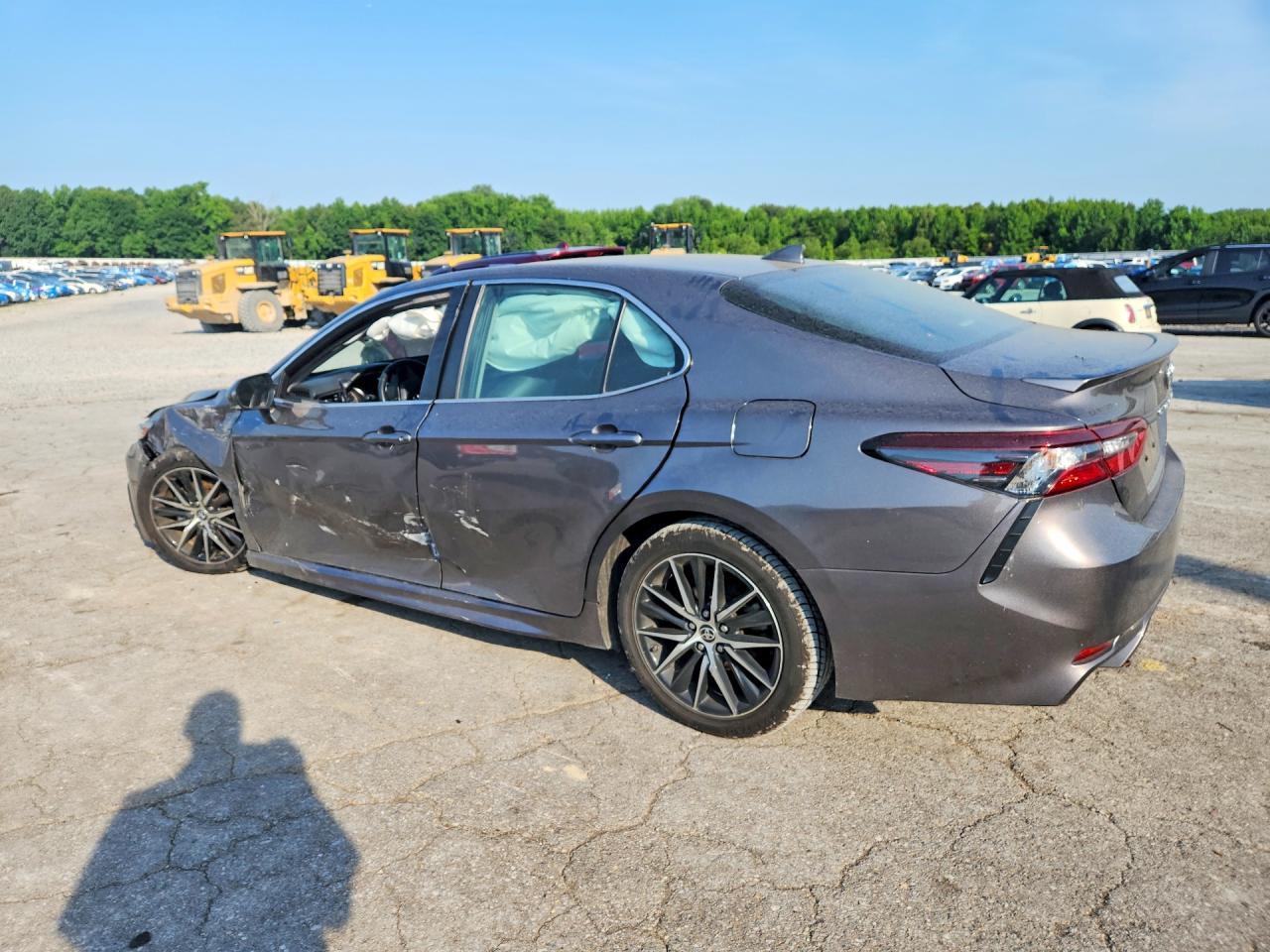 2024 Toyota Camry Se - Фото 2