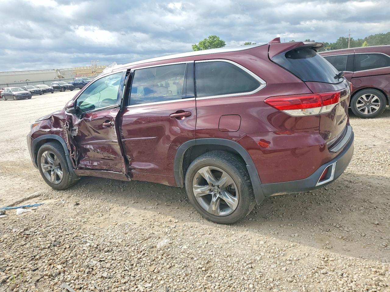 2018 Toyota Highlander Hybrid Limited Platinum - Фото 2