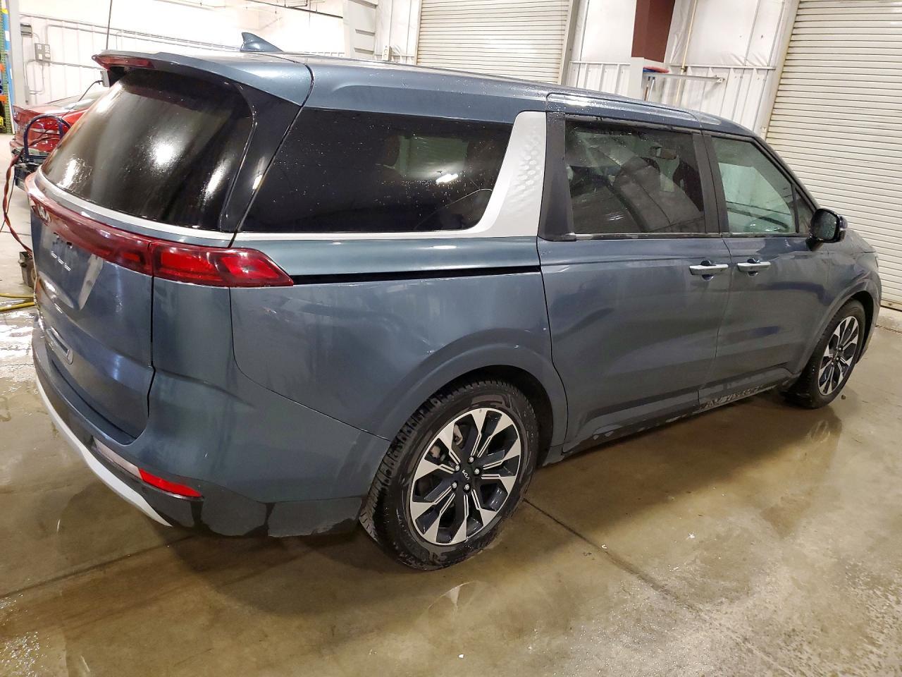 2022 Kia Carnival Ex - Фото 3
