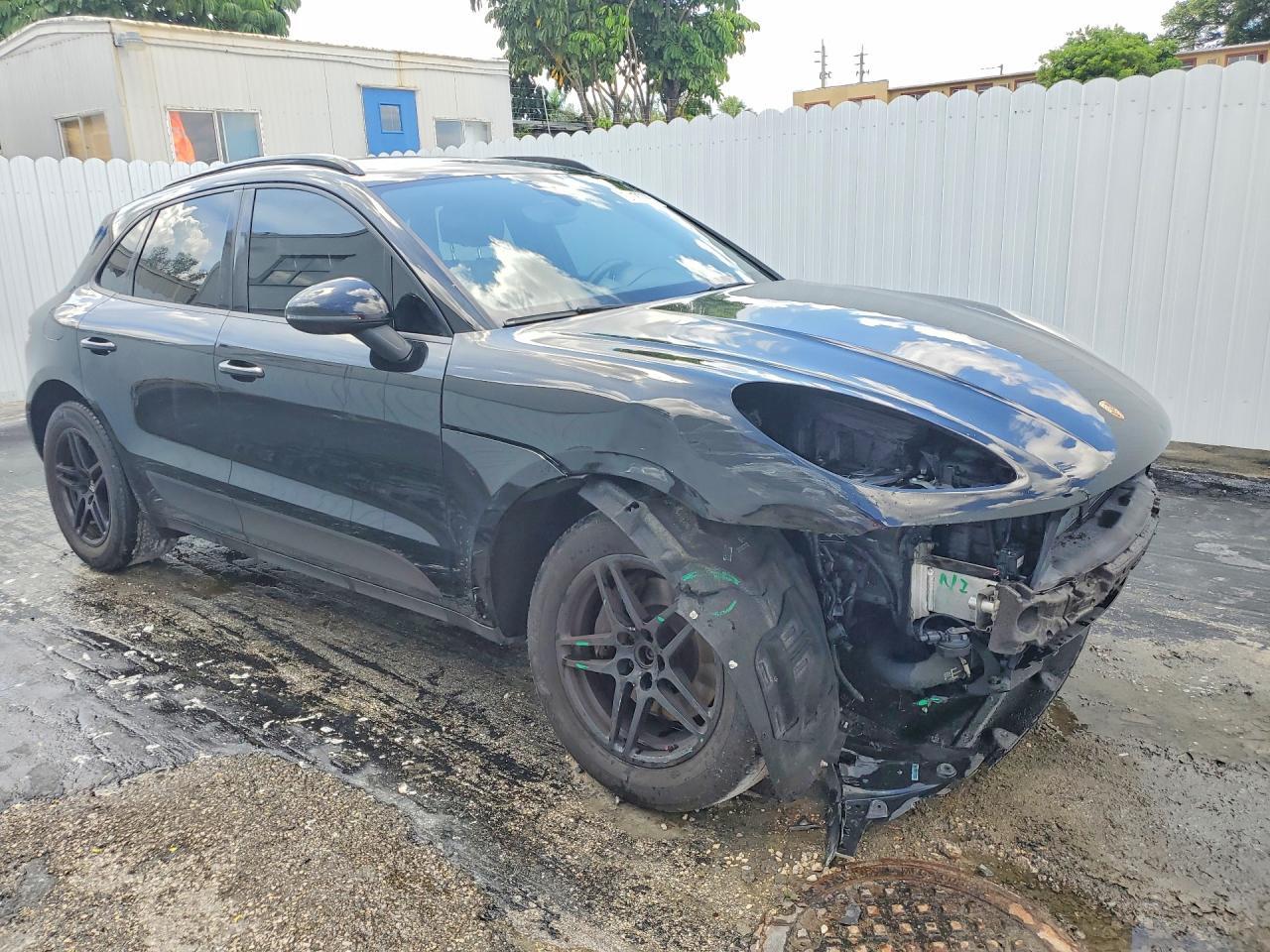 2018 Porsche Macan - Image 4