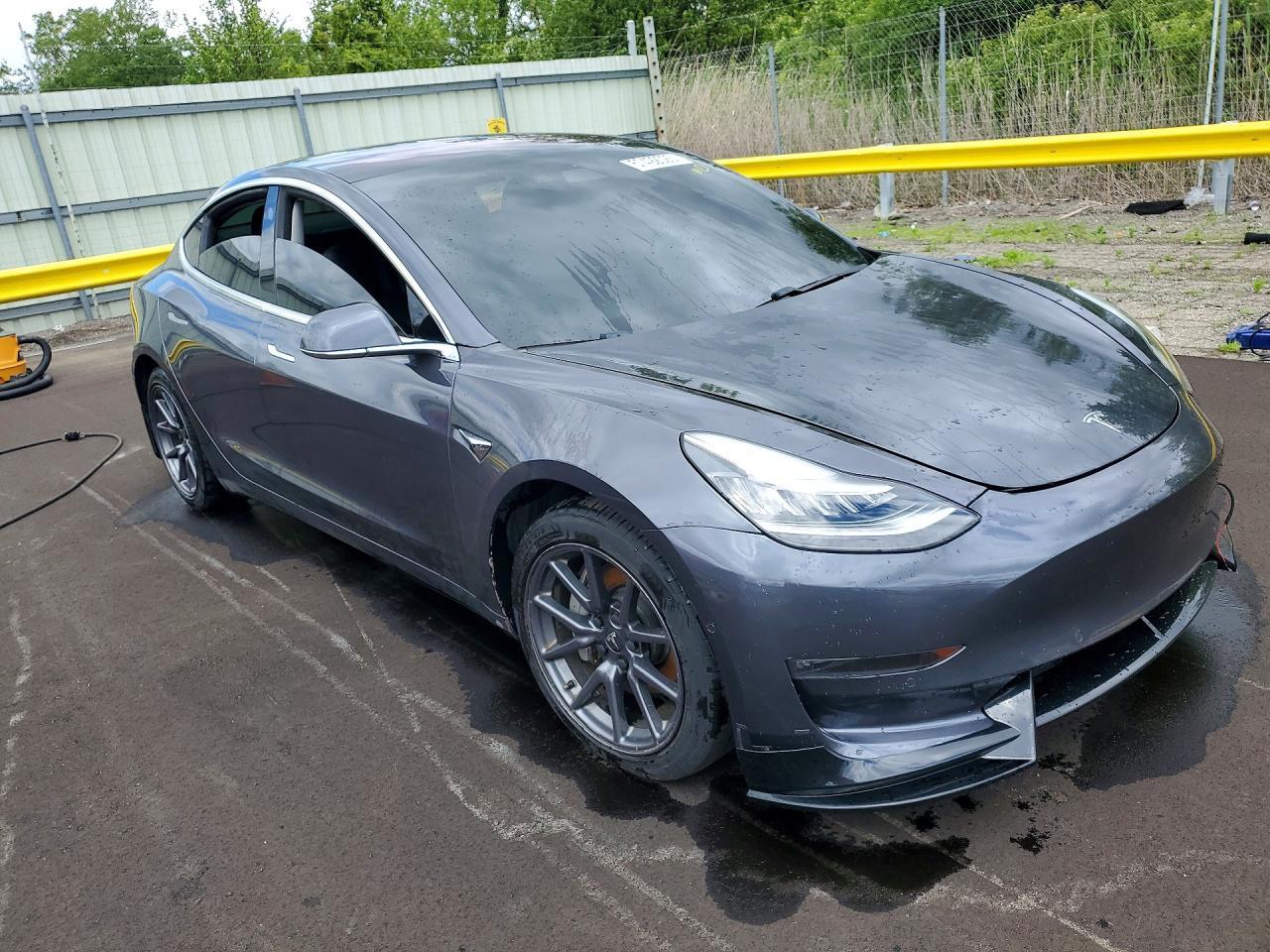 2018 Tesla Model 3 - Image 4