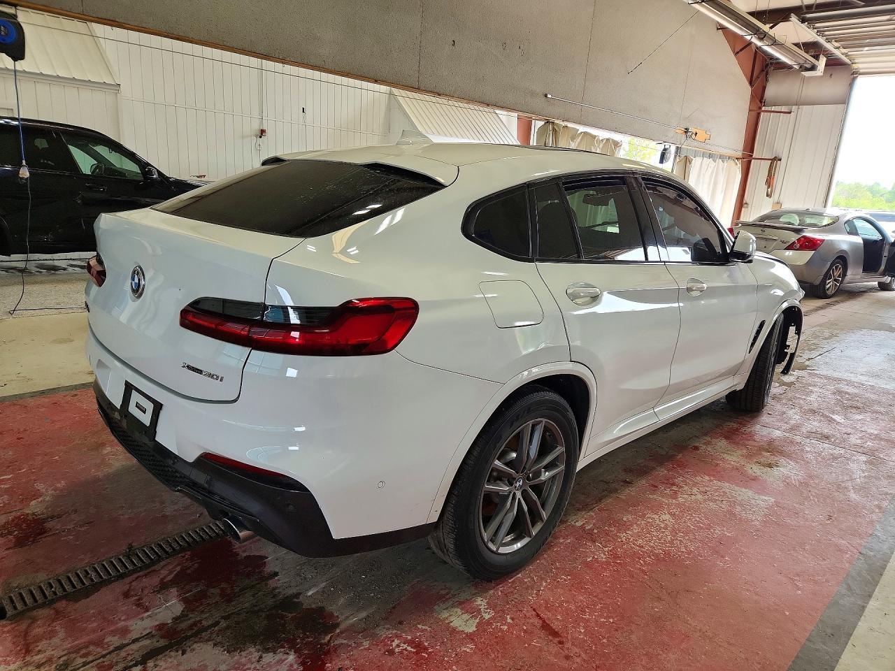 2020 BMW X4 xDrive30I - Фото 3