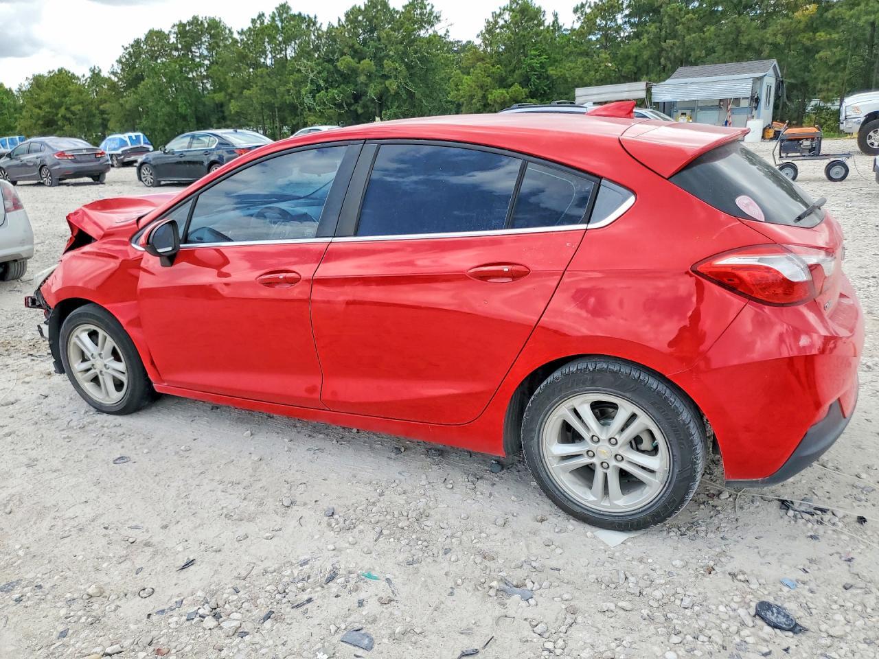 2017 Chevrolet Cruze Lt - Image 2