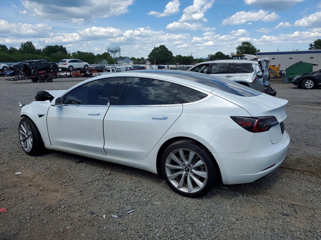 2020 Tesla Model 3 - Фото 2
