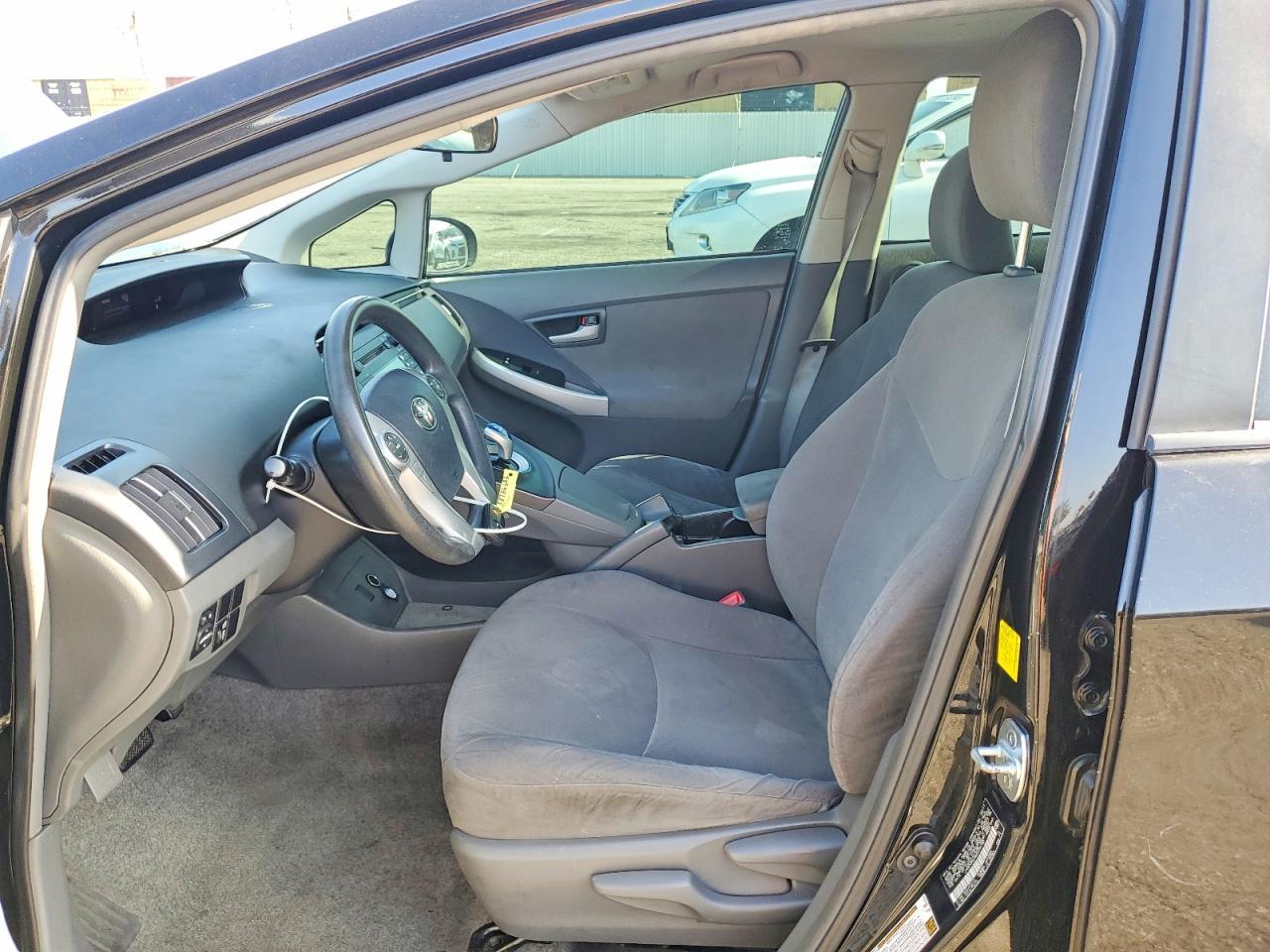 2011 Toyota Prius Three - Image 7