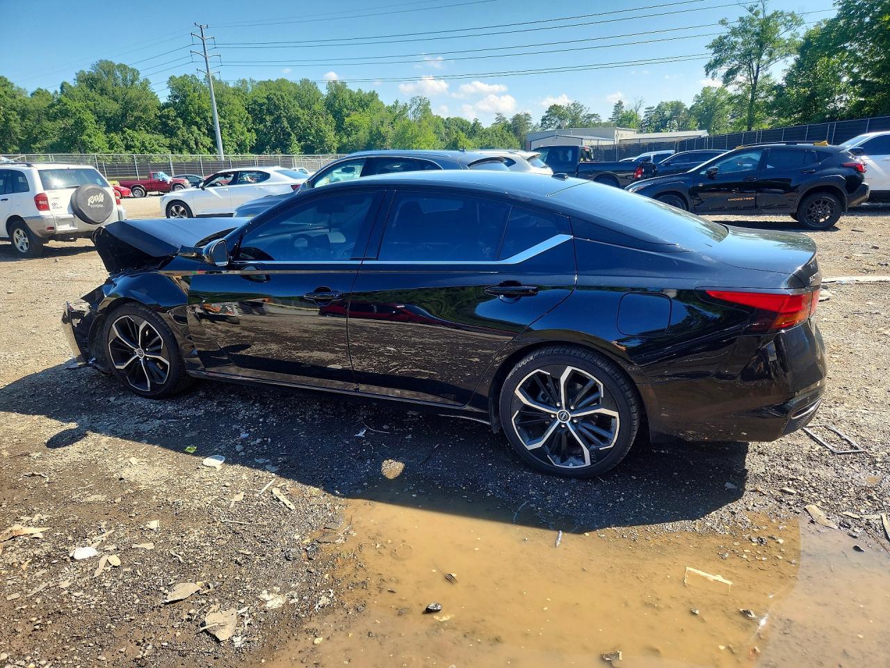 2023 Nissan Altima Sr - Image 2