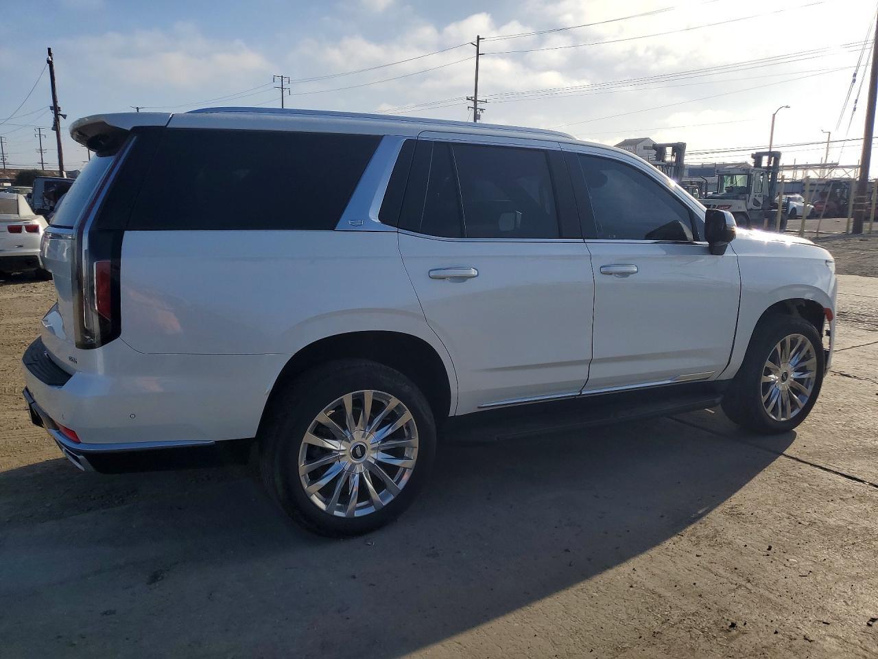 2021 Cadillac Escalade Premium Luxury - Image 3