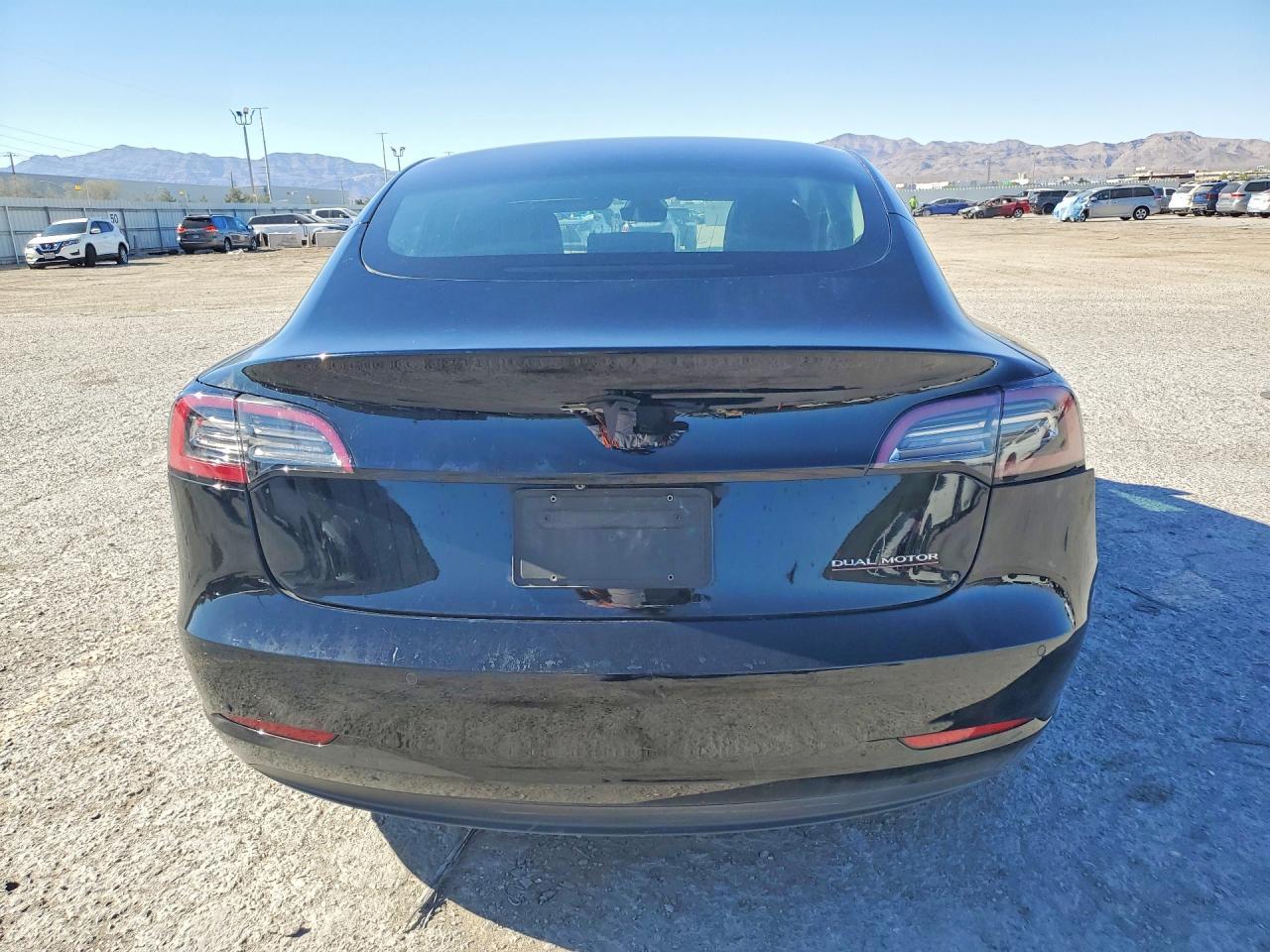 2018 Tesla Model 3 - Фото 6