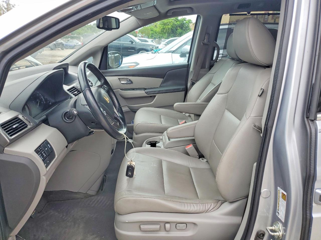 2016 Honda Odyssey Touring - Image 7
