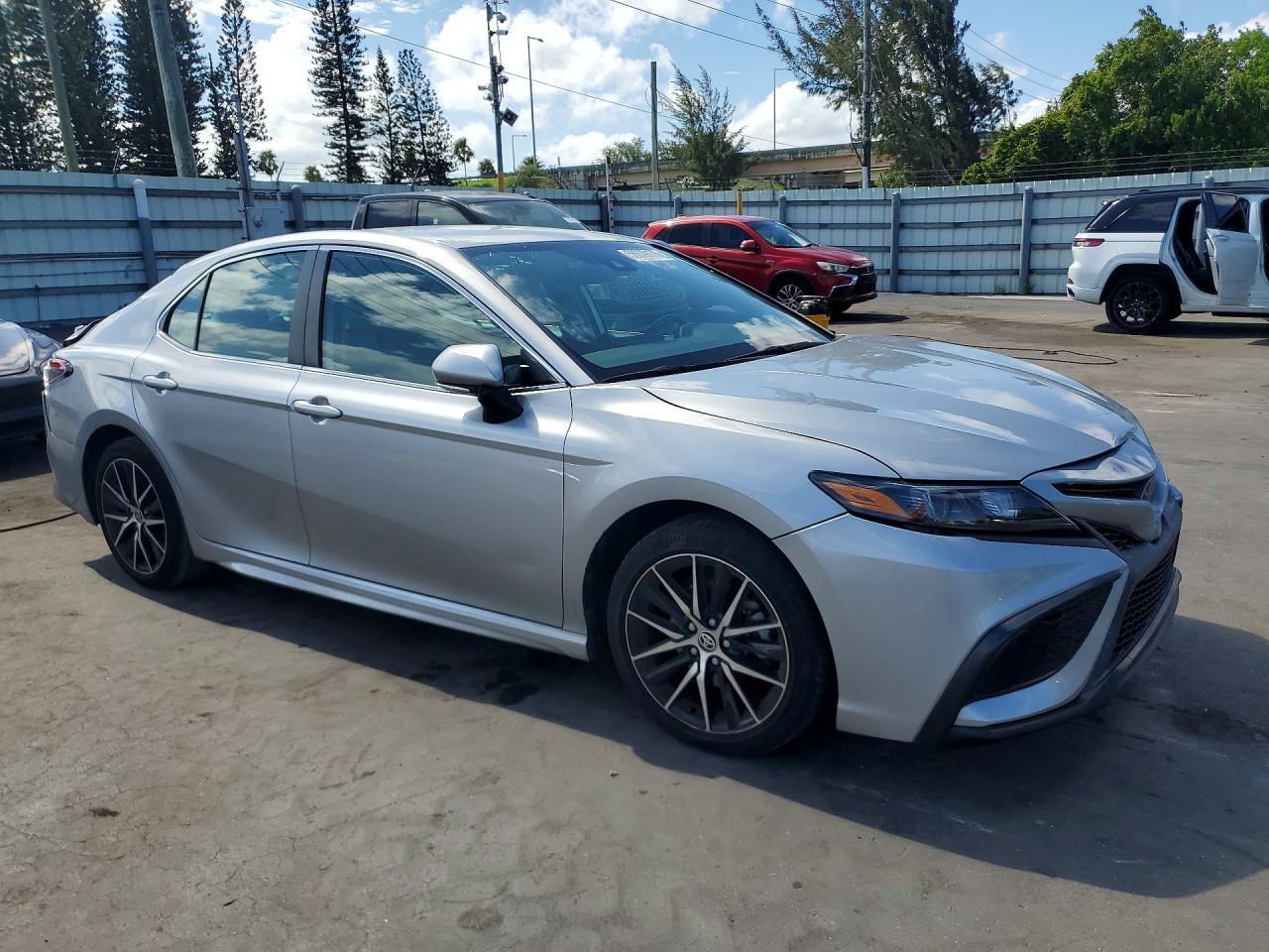 2023 Toyota Camry Se - Фото 4