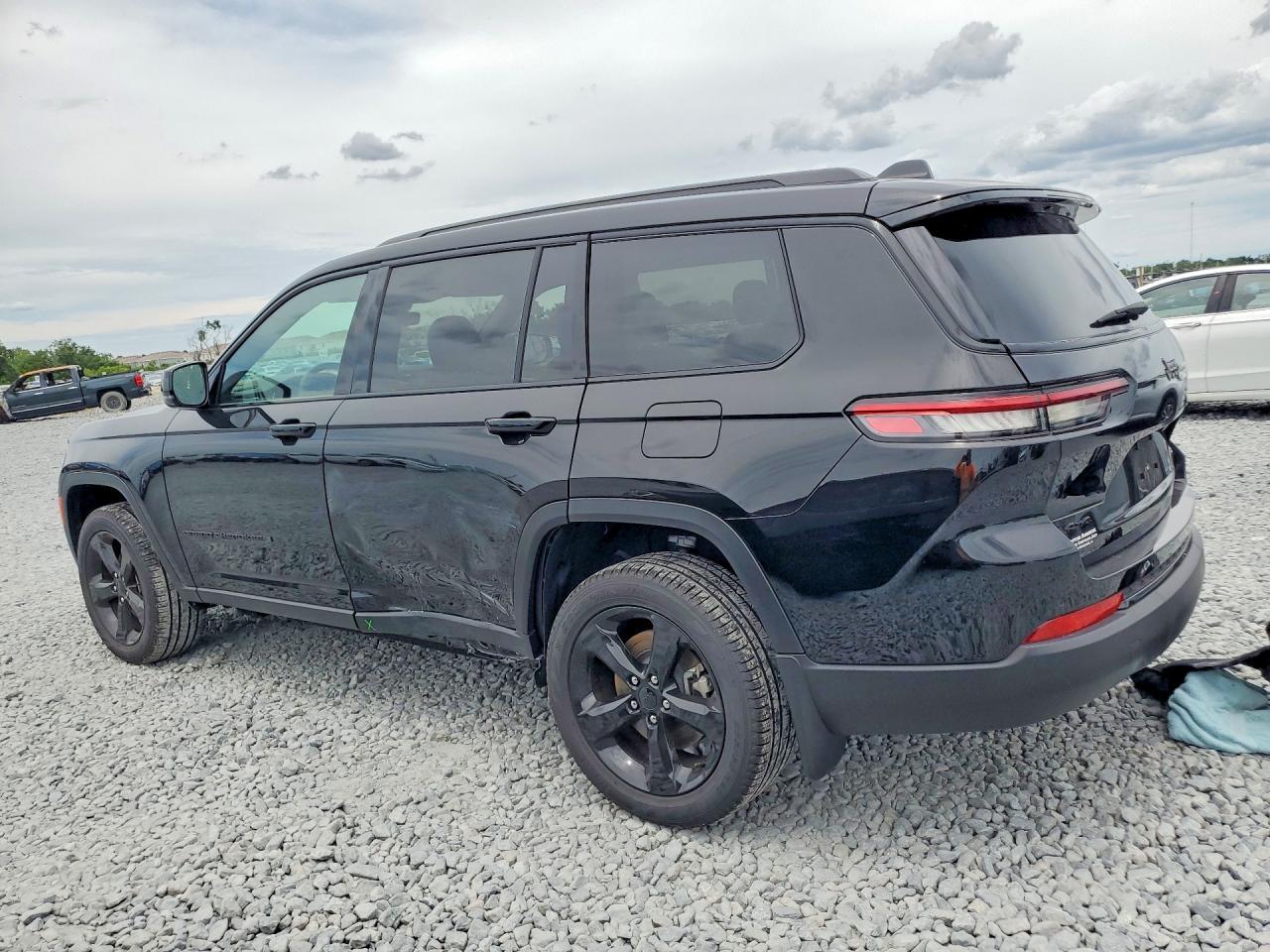 2025 Jeep Grand Cherokee L Limited - Image 2