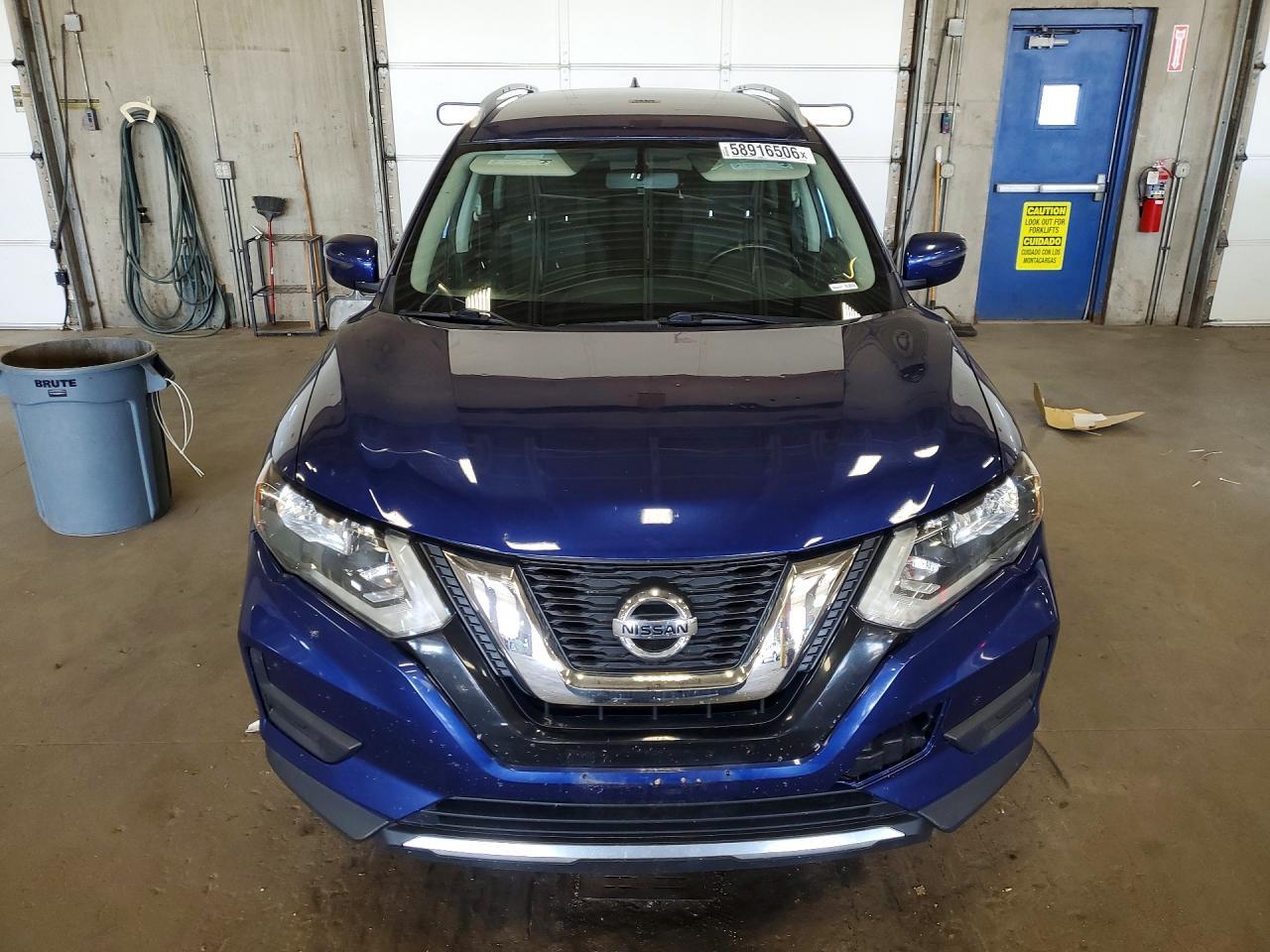 2017 Nissan Rogue Sv - Image 5
