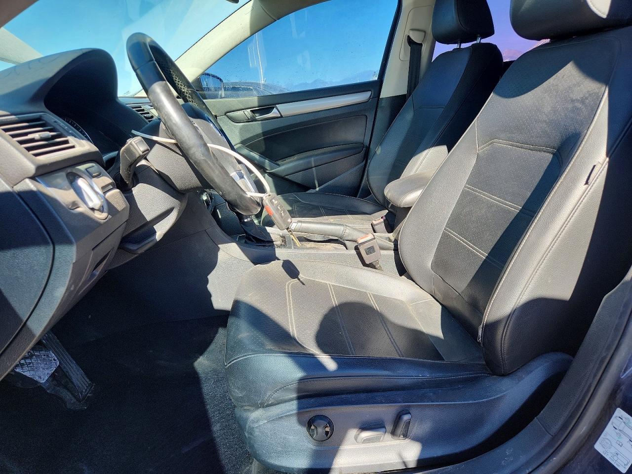 2014 Volkswagen Passat S - Фото 7