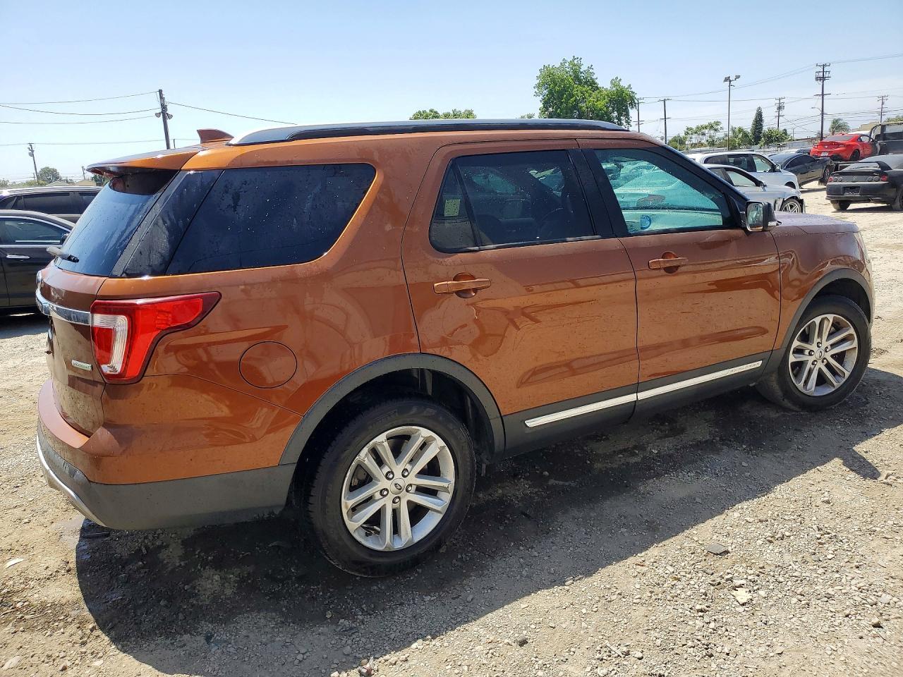 2017 Ford Explorer - Фото 3