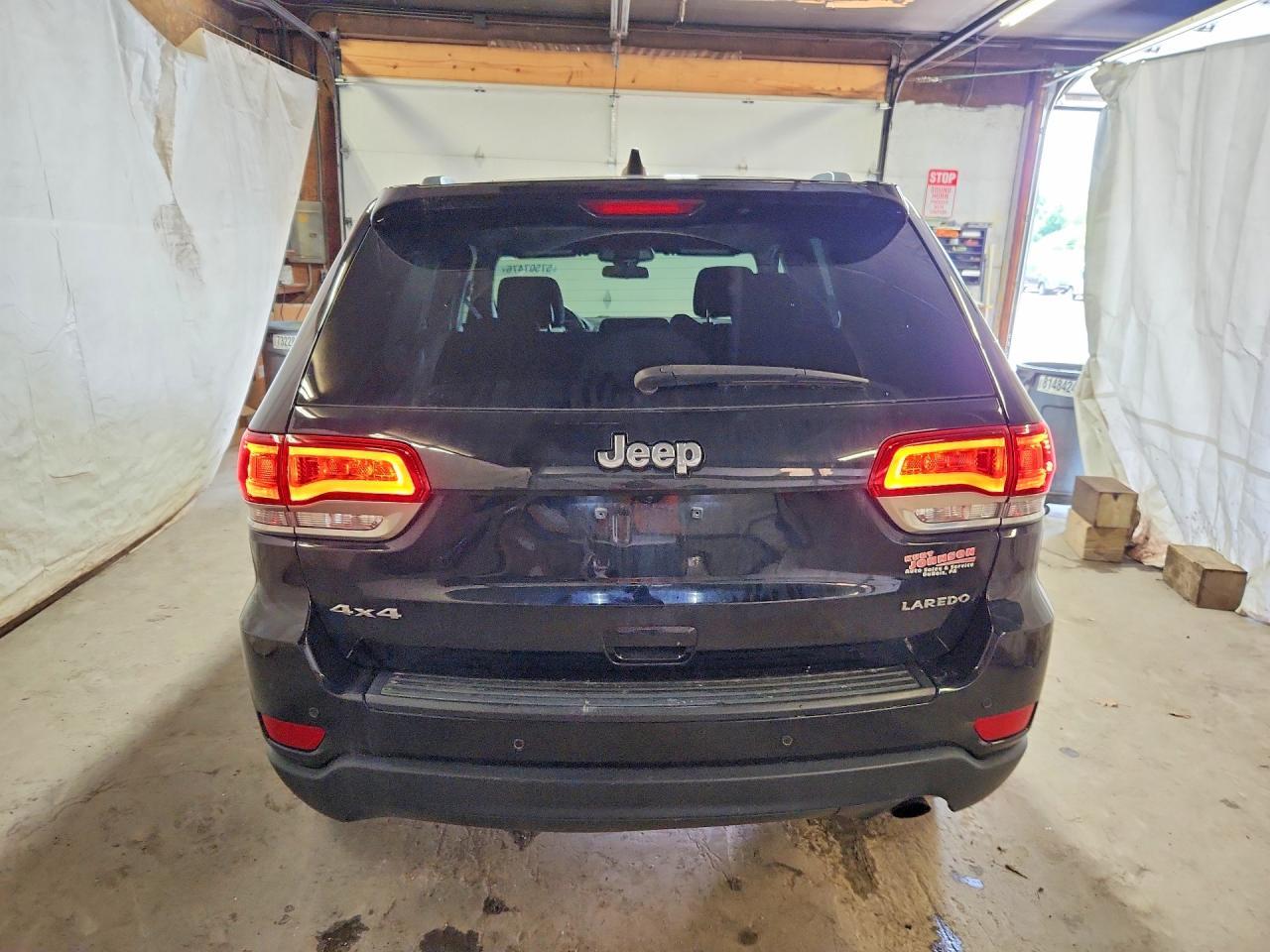2021 Jeep Grand Cherokee Laredo - Image 6