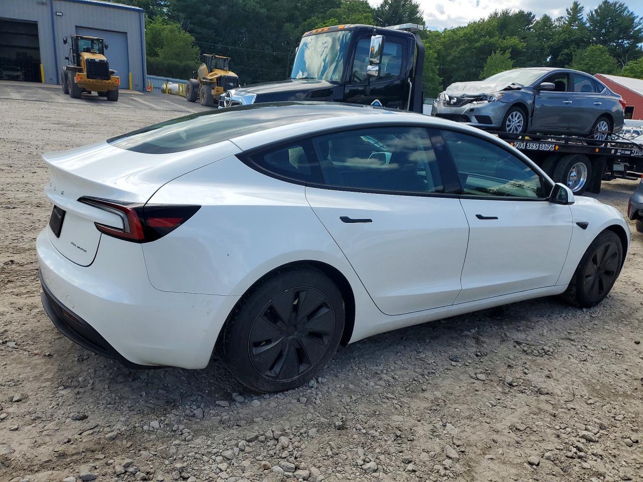 2024 Tesla Model 3 - Фото 3