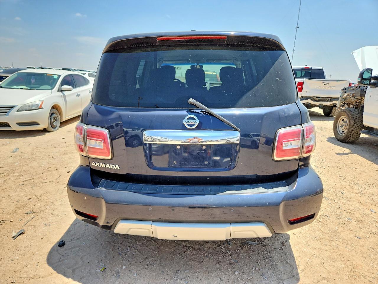 2017 Nissan Armada Sv - Image 6