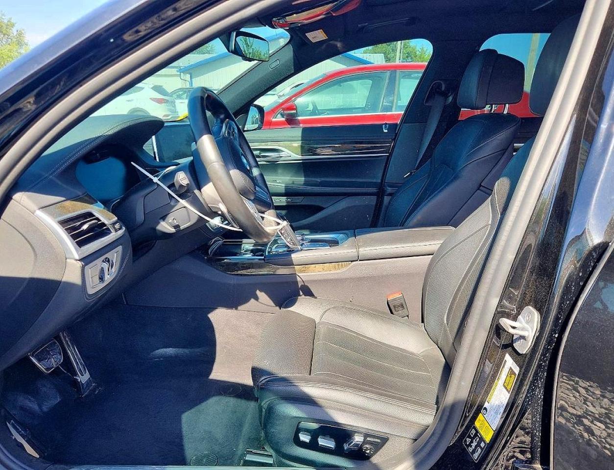 2020 BMW 740 Xi - Фото 7