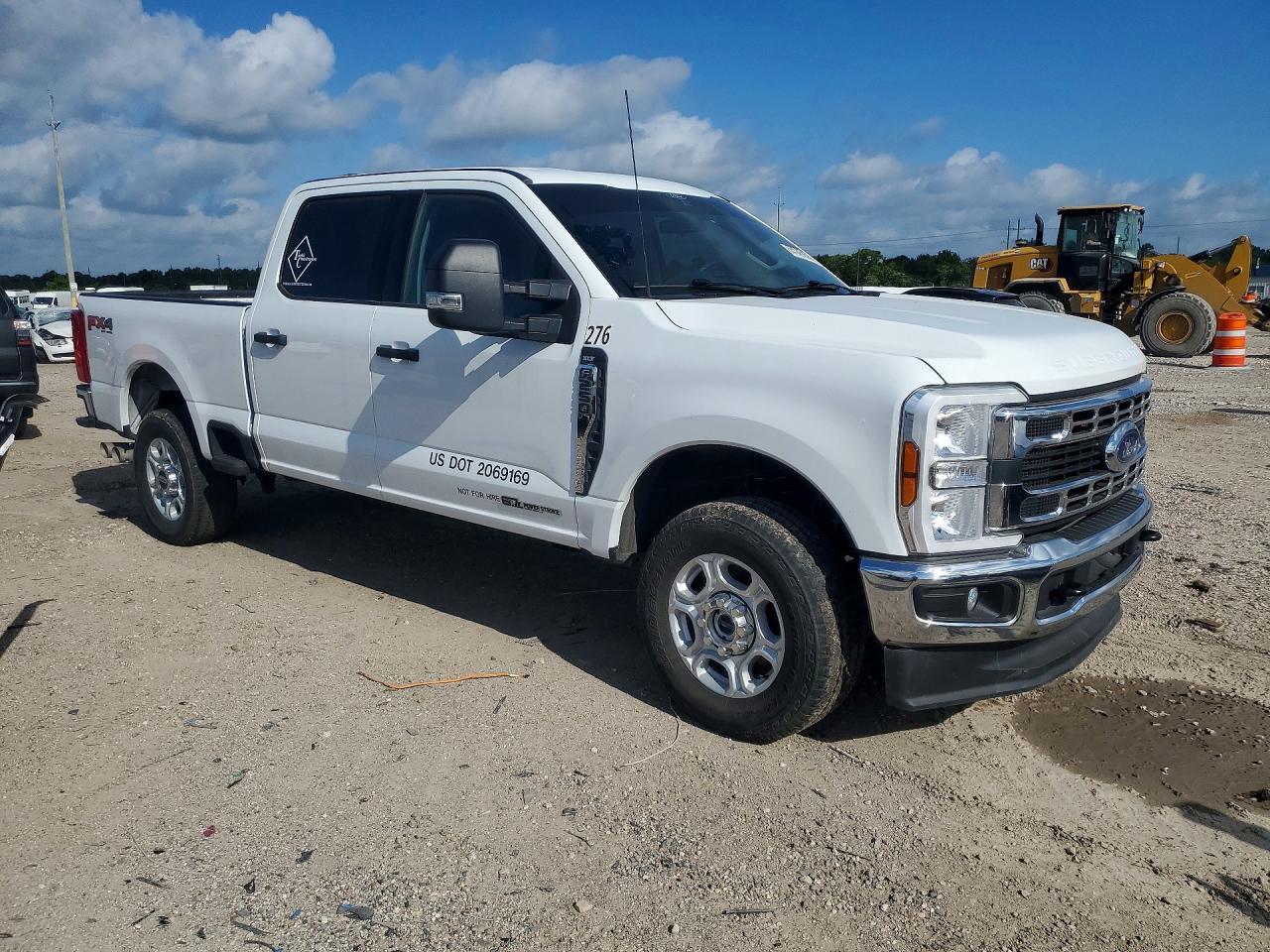 2025 Ford F250 Super Duty - Image 4