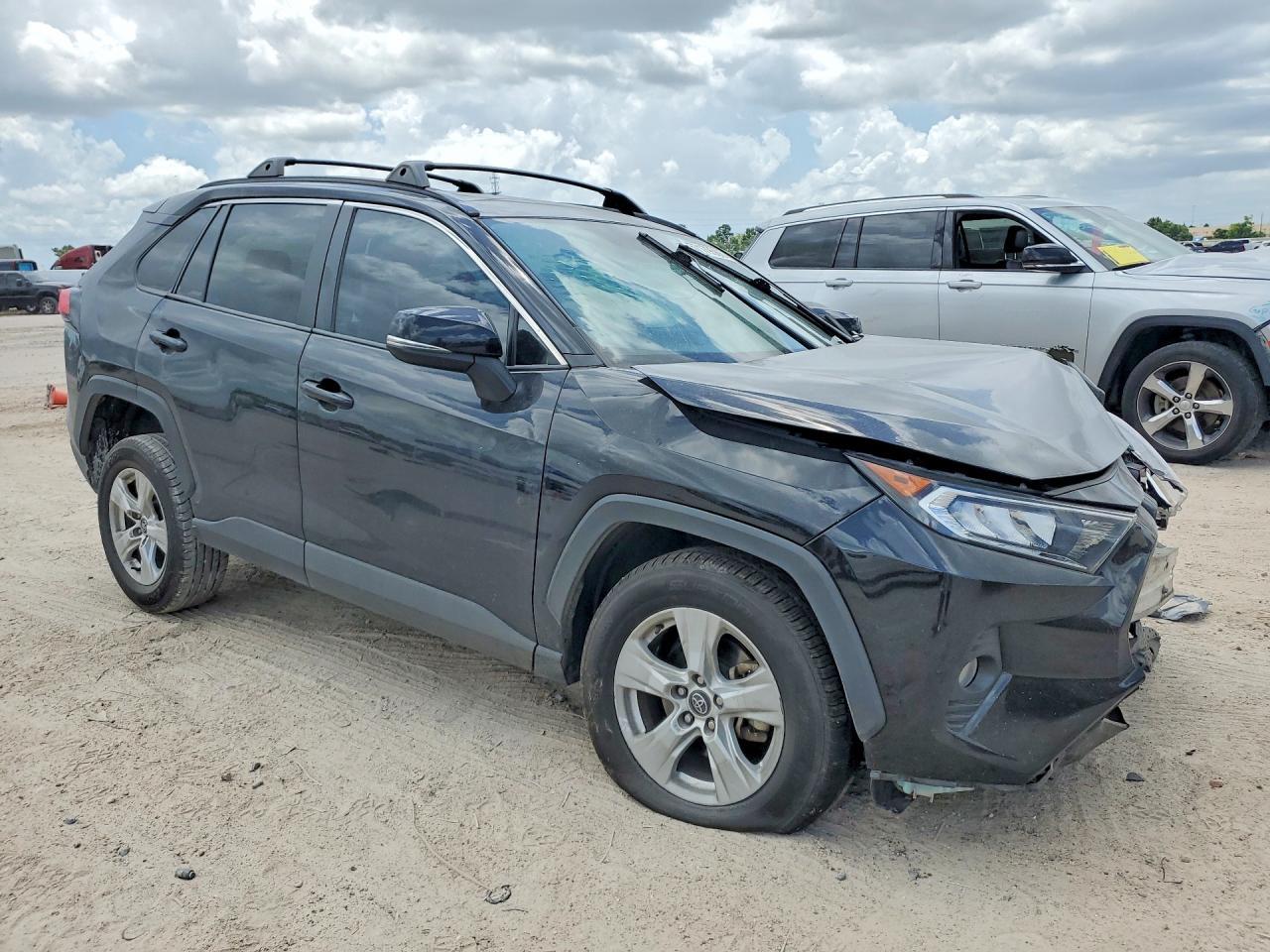 2020 Toyota Rav4 Xle - Фото 4