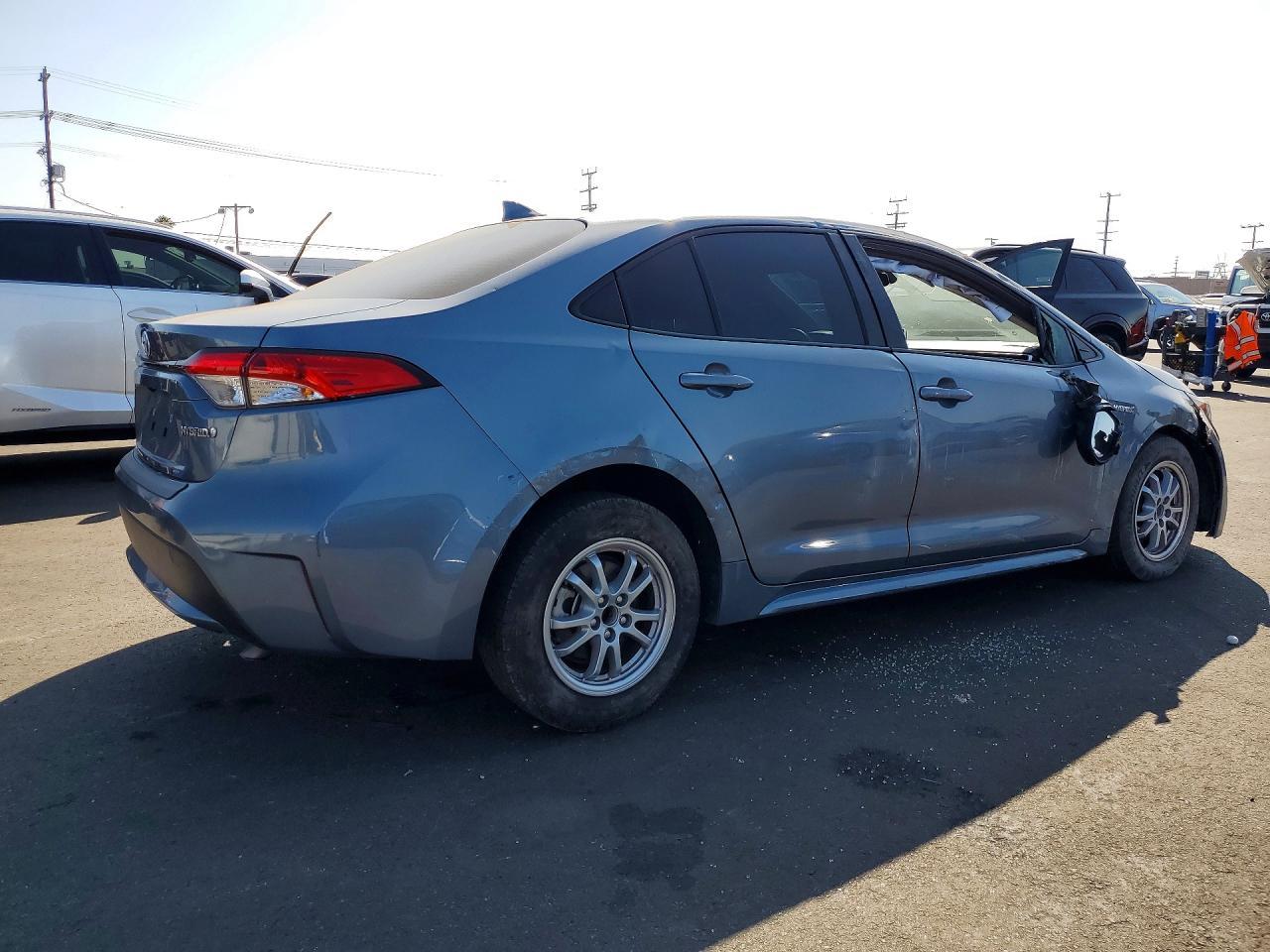 2021 Toyota Corolla Le - Image 3