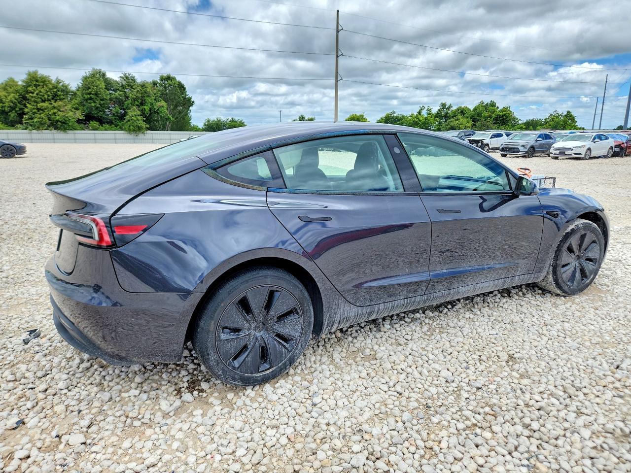 2024 Tesla Model 3 - Фото 3