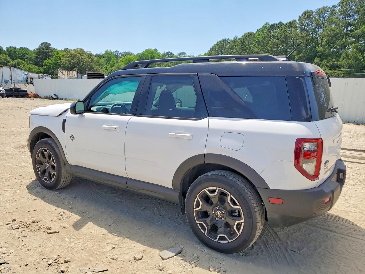 2025 Ford Bronco Sport Outer Banks - Фото 2