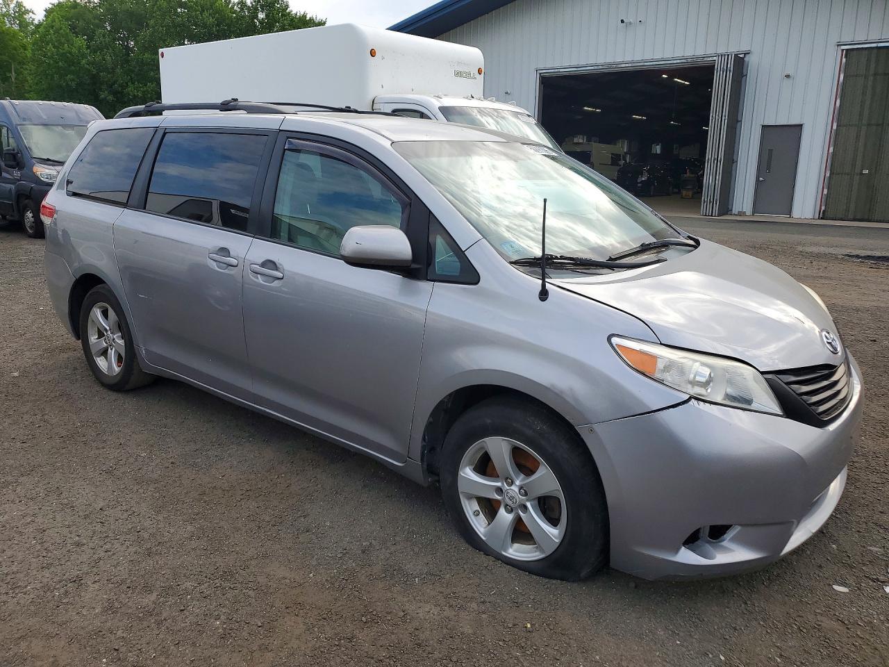 2013 Toyota Sienna Le - Фото 4