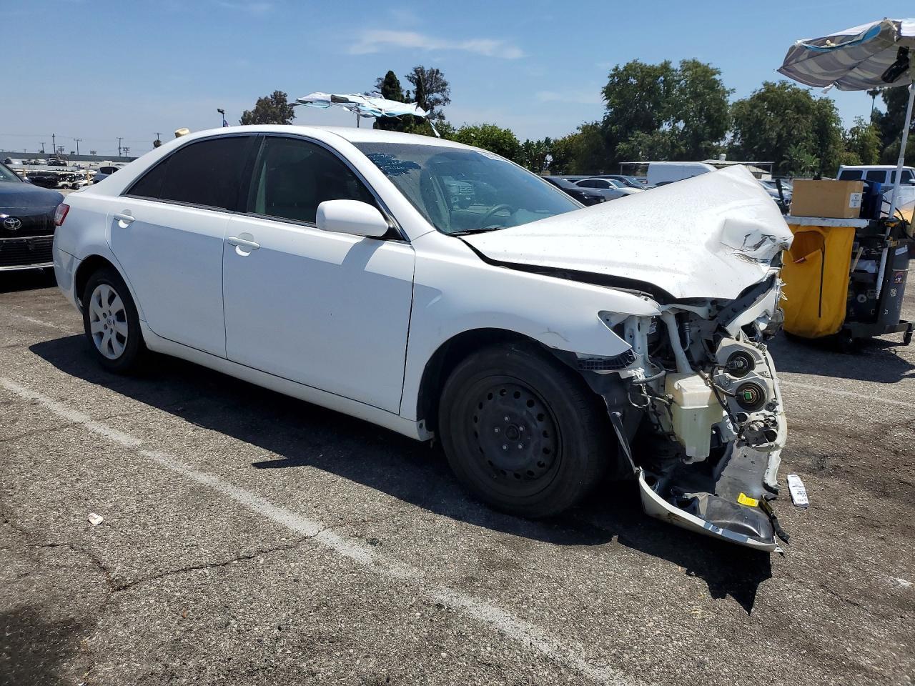 2011 Toyota Camry Le - Фото 4