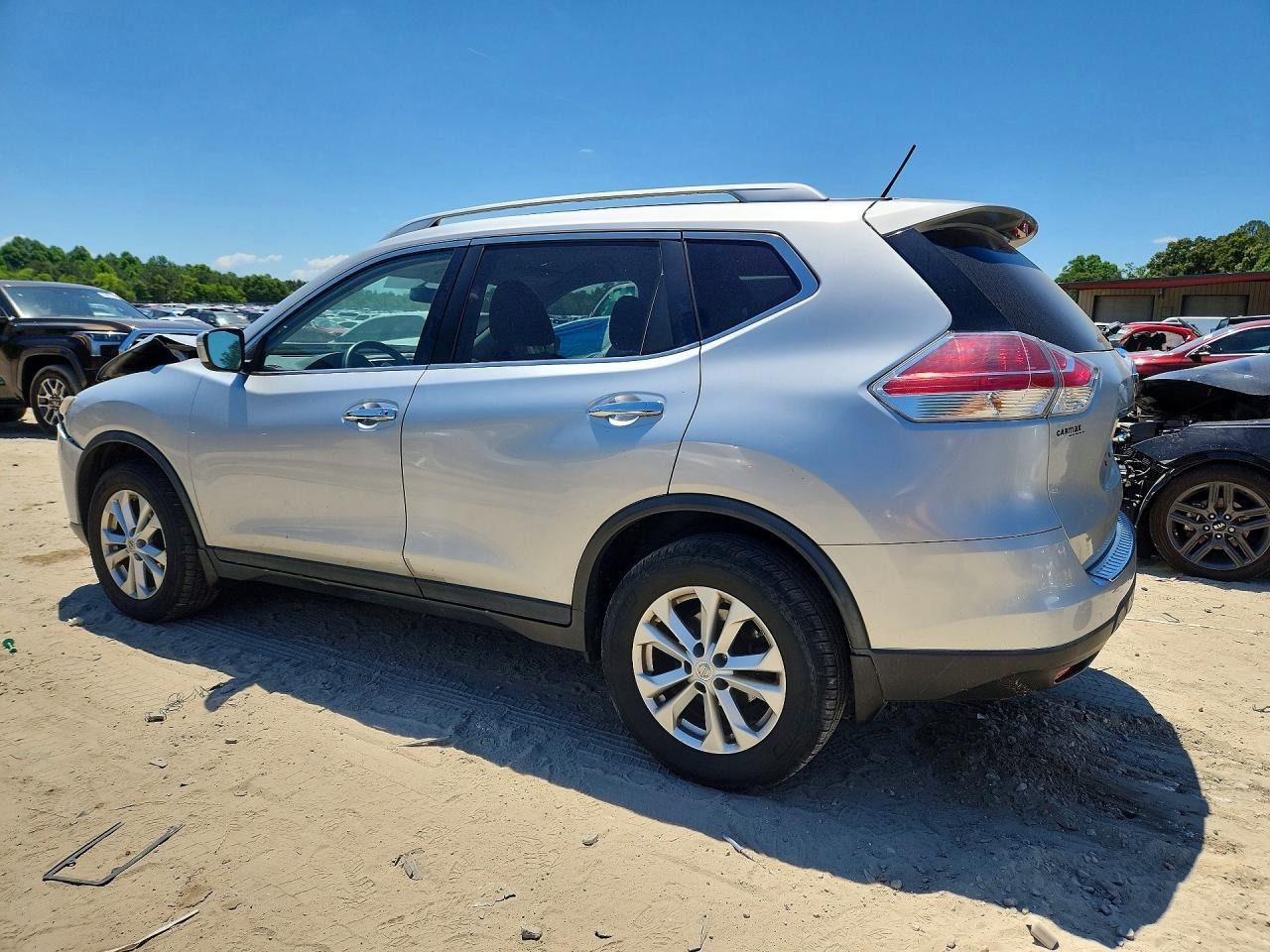 2015 Nissan Rogue Sv - Фото 2