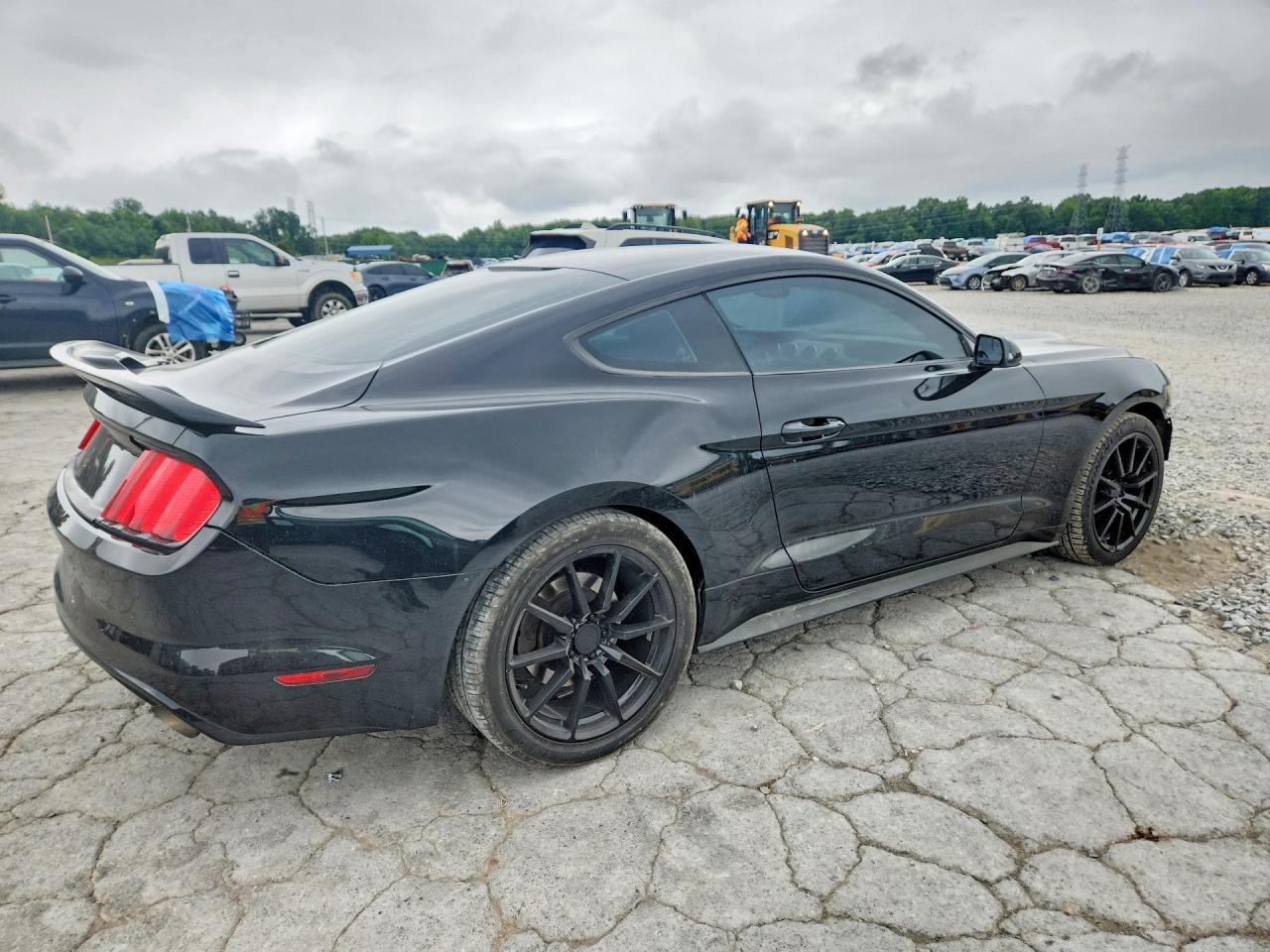 2015 Ford Mustang - Image 3
