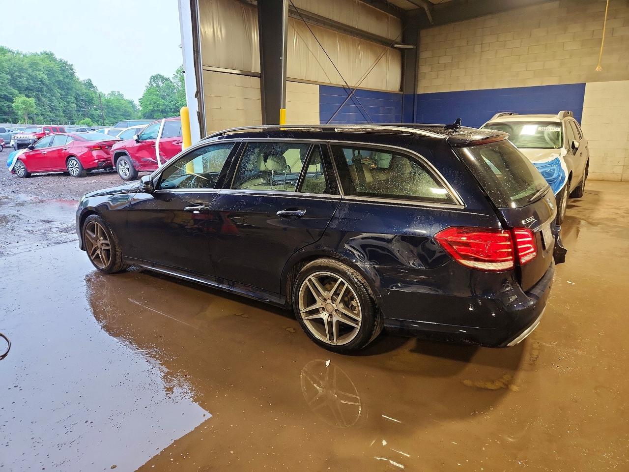 2015 Mercedes-Benz E 350 4Matic Wagon - Фото 2