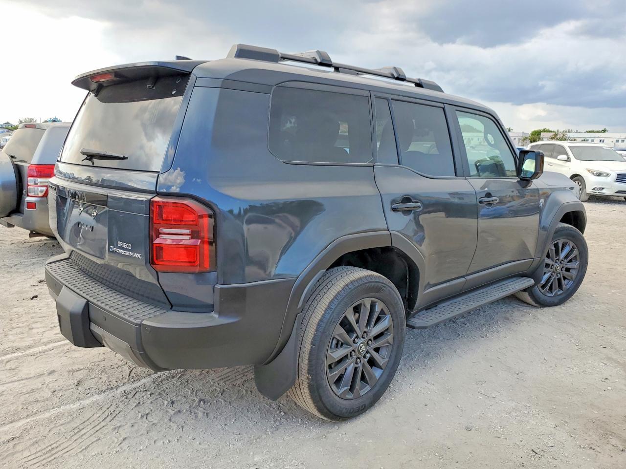 2025 Toyota Land Cruiser Base - Фото 3