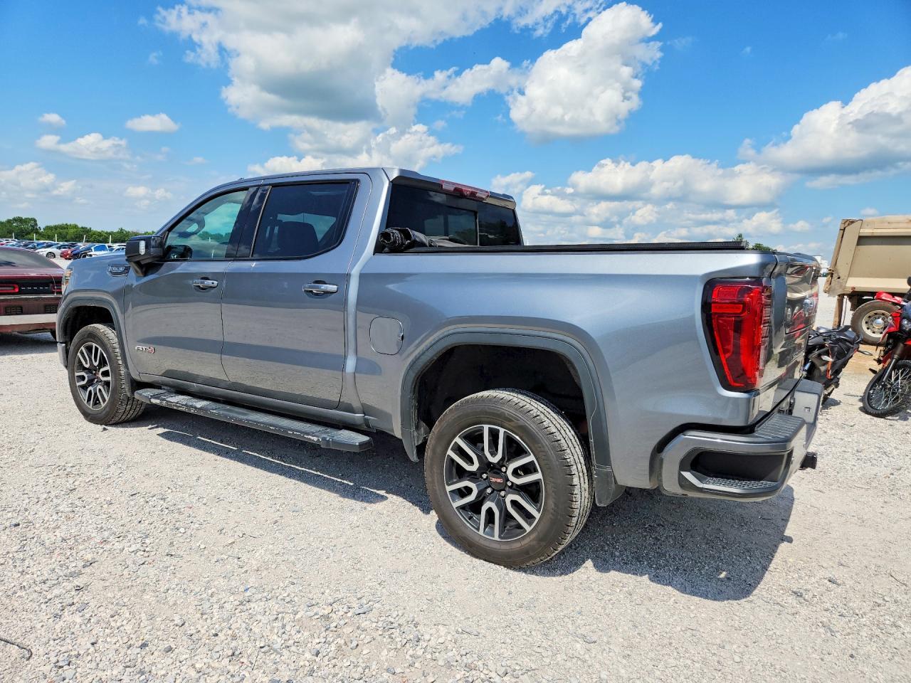 2020 GMC Sierra K1500 At4 - Фото 2
