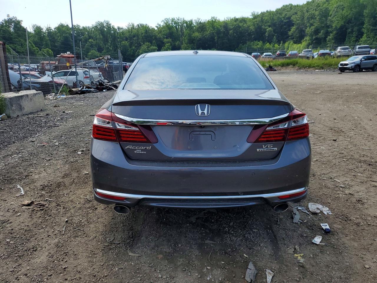 2017 Honda Accord Touring - Фото 6