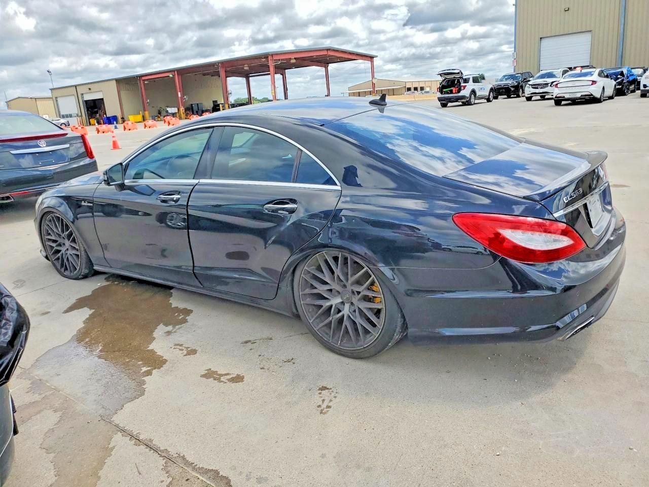 2012 Mercedes-Benz Cls 550 4Matic - Image 2