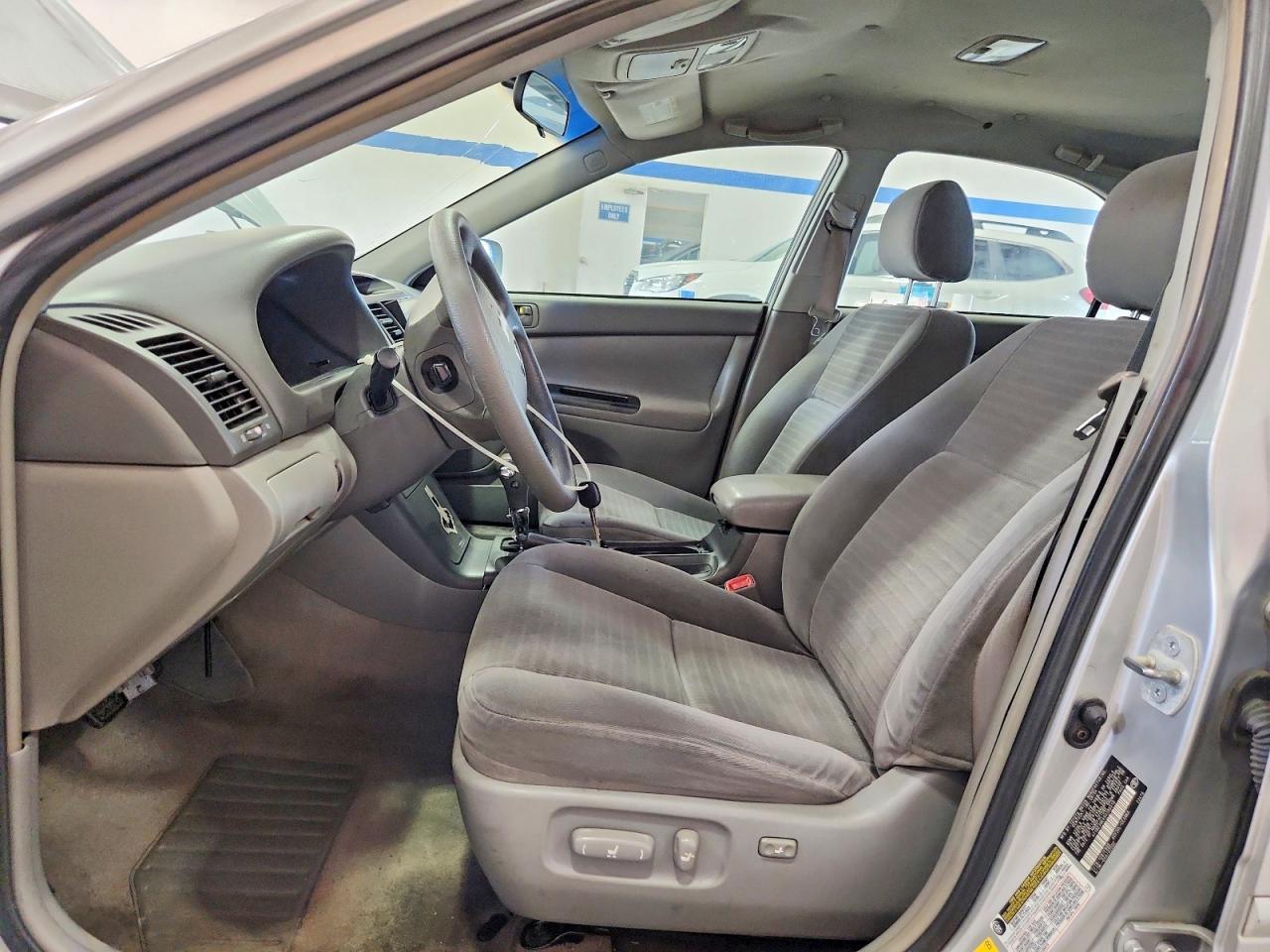 2005 Toyota Camry Le - Image 7