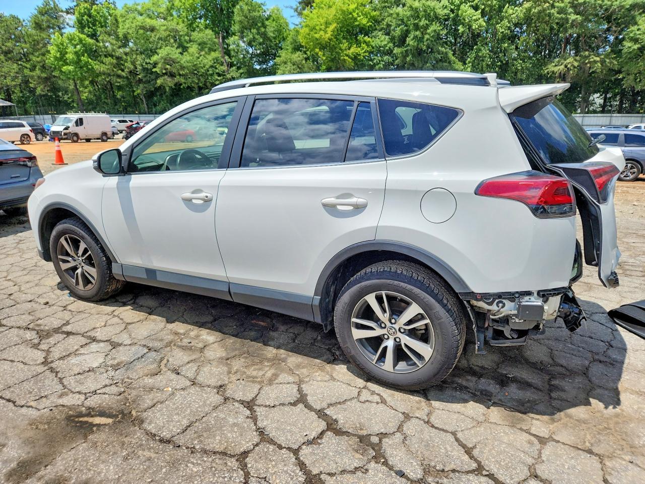 2018 Toyota Rav4 Xle - Фото 2