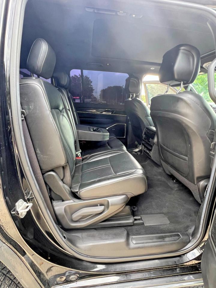 2022 Jeep Wagoneer Series I - Image 6