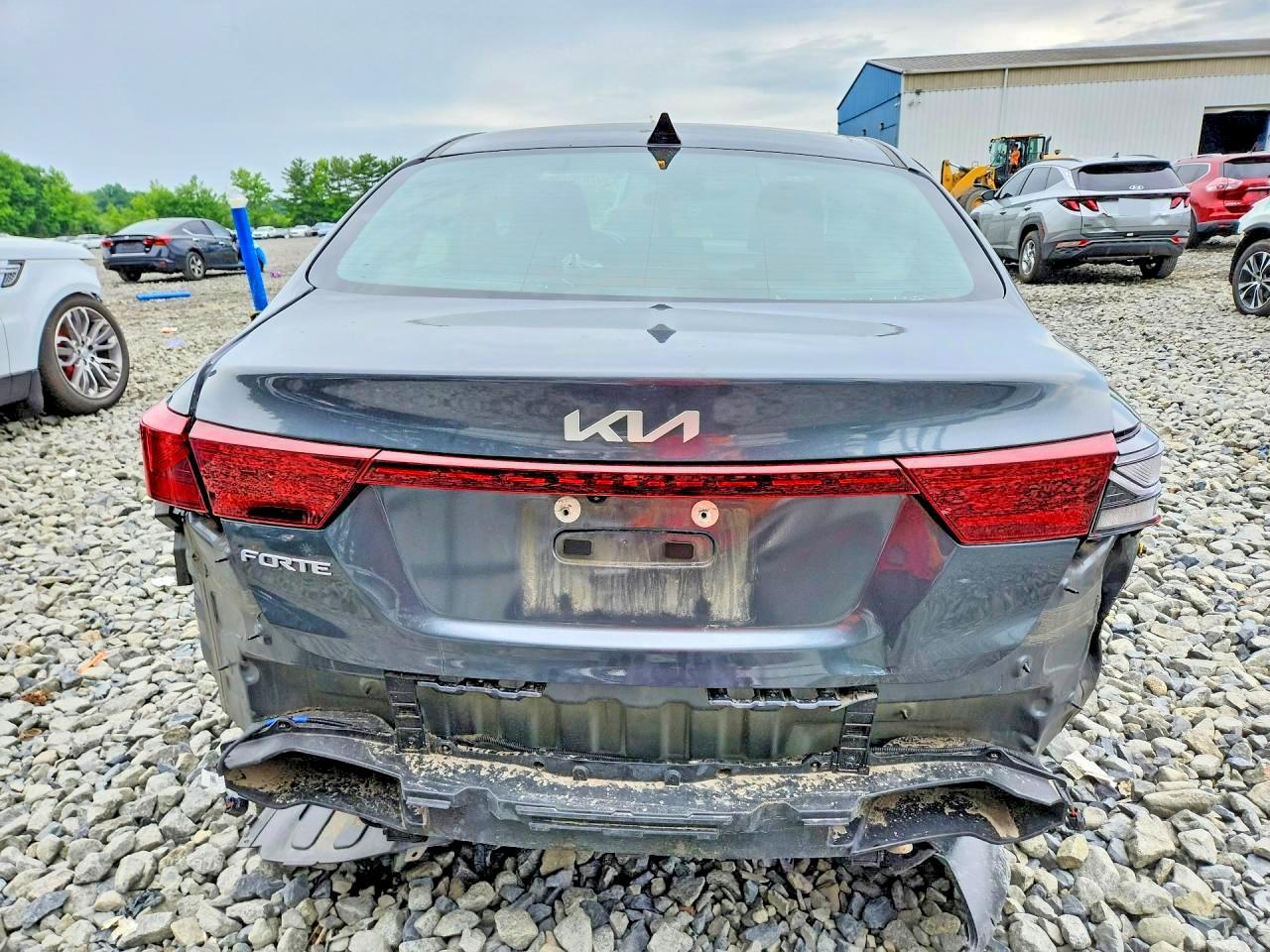 2022 Kia Forte Lxs - Image 6