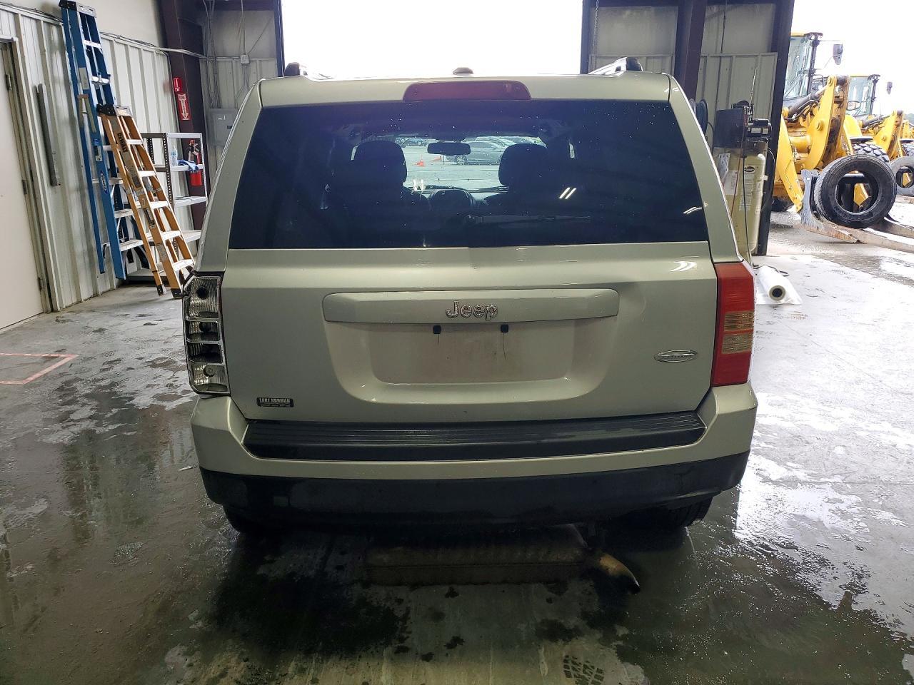 2013 Jeep Patriot Latitude - Фото 6