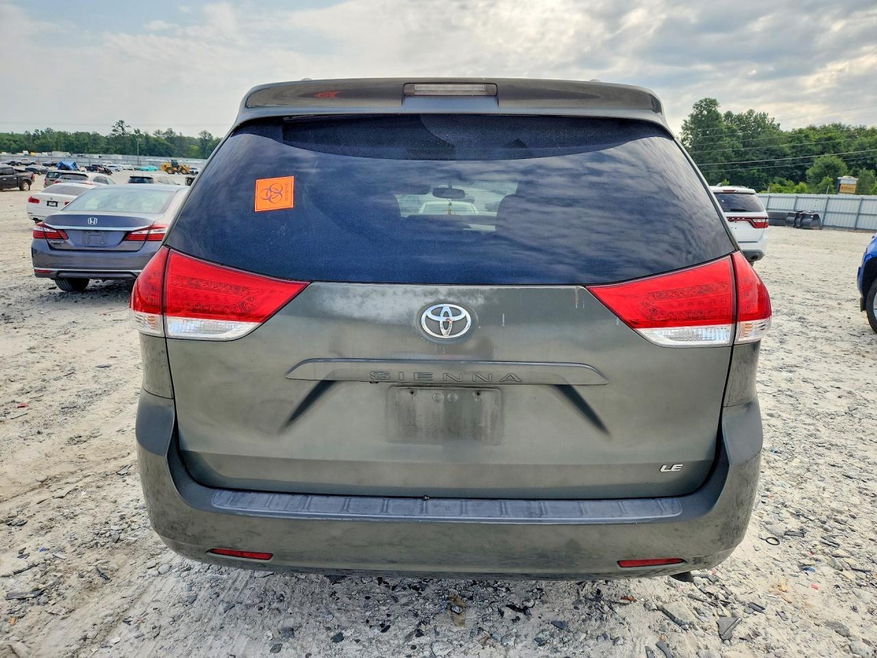 2012 Toyota Sienna Le - Фото 6