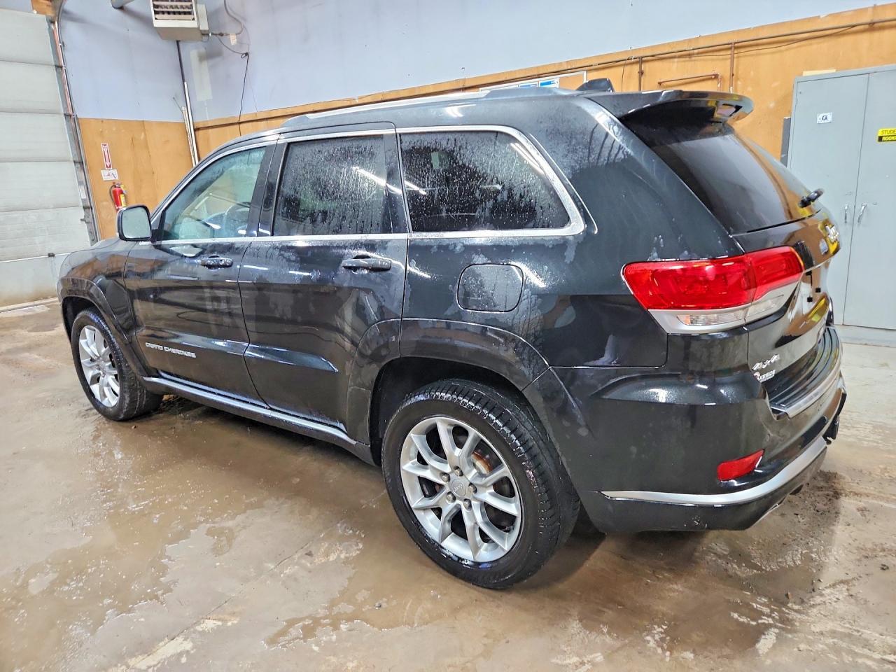 2016 Jeep Grand Cherokee Summit - Image 2