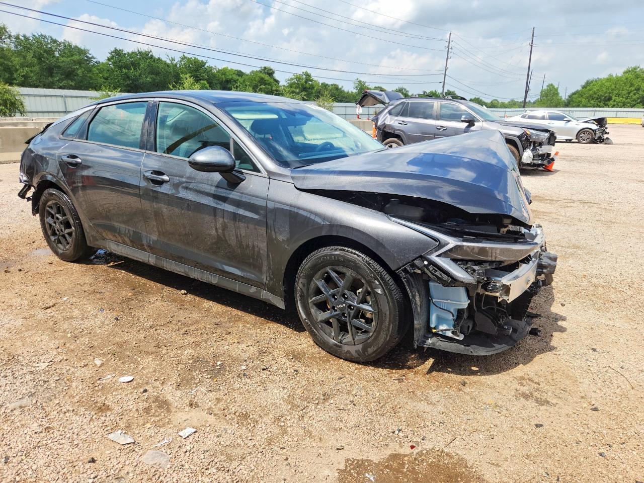 2025 Kia K5 Lxs - Image 4