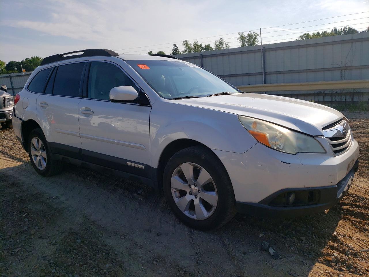 2011 Subaru Outback 2.5I Premium - Image 4