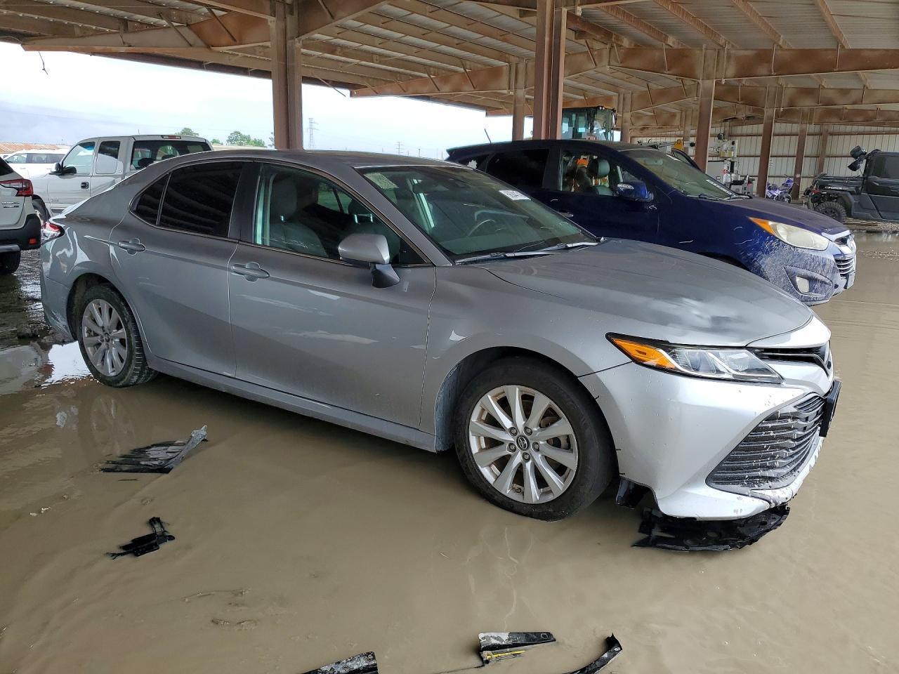 2019 Toyota Camry Le - Фото 4