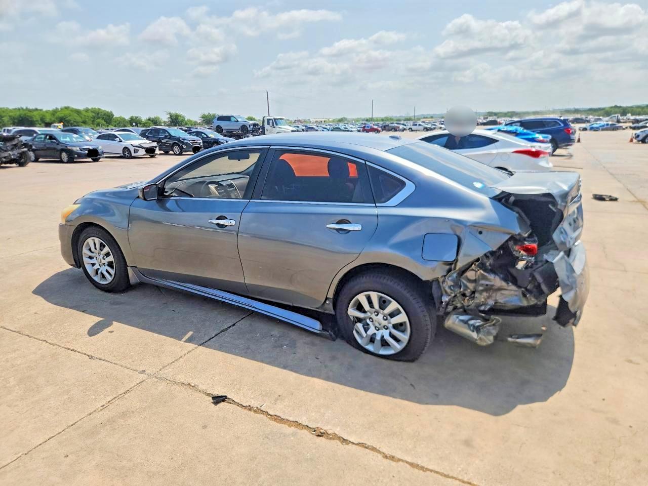 2015 Nissan Altima 2.5 S - Фото 2