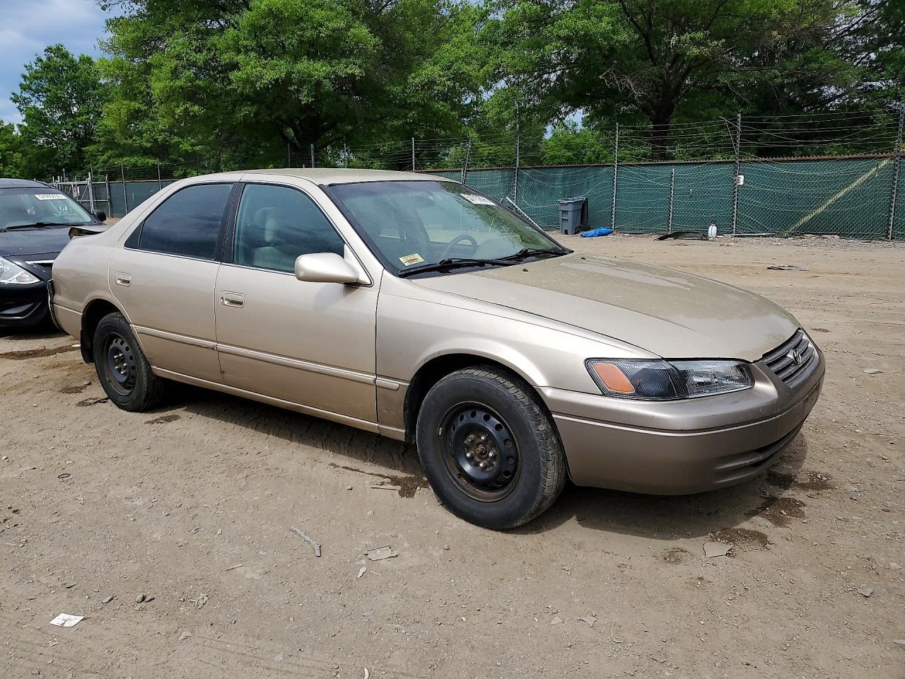 1998 Toyota Camry Le - Image 4